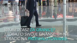 Płacisz kartą za granicą? Zobacz, jak uniknąć kosztów przewalutowania