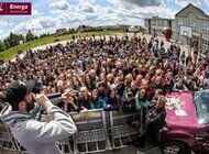 Najbardziej koszykarską szkołę w Polsce rozruszał Energa Basket Cup Truck i koncert O.S.T.R.