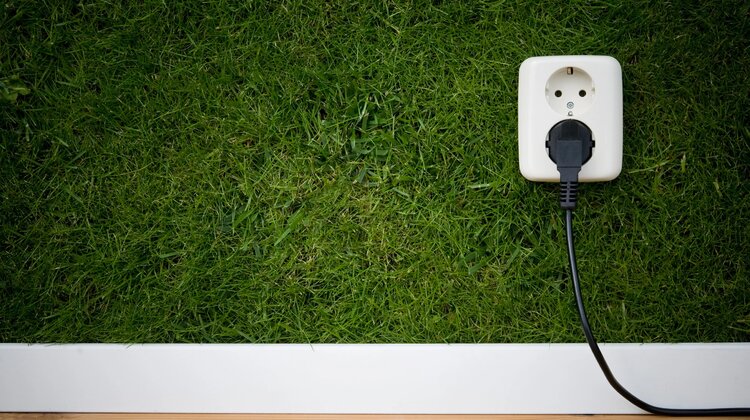 TAURON zbuduje pilotażową mikrosieć nowe produkty, usługi, technologie - Mikrosieć zdolna do samodzielnego pokrywania własnego zapotrzebowania na energię elektryczną, będzie złożona z odnawialnych źródeł energii, bateryjnego magazynu energii elektrycznej oraz elementów sterujących pracą mikrosieci.TAURON zbuduje instalację pilotażową w ramach umowy z Narodowym Centrum Badań i Rozwoju.