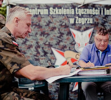 Akcja krwiodawstwa w zegrzyńskim Centrum Szkolenia Łączności i Informatyki