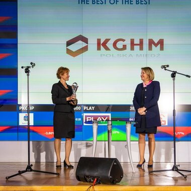 Wiceprezes  Katarzyna Kreczmańska-Gigol odbiera nagrodę, źródło Instytut Rachunkowości i Podatków