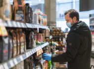 Koronawirus a zakupy: w drugiej fali Polacy wydają więcej i wybierają droższe produkty