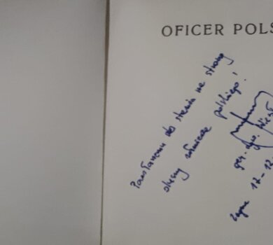 Każdy żołnierz otrzymał książkę „Oficer Polski”