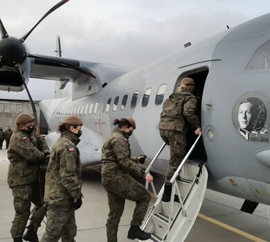 Grupa zadaniowa polskich żołnierzy wylatuje do Zjednoczonego Królestwa