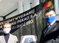 Wielka loteria Banku Pekao S.A. rozstrzygnięta. 25-latek z Kielc zwycięzcą samochodu BMW i3