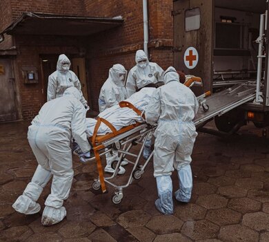 Skwierzyna - ewakuacja pacjentów ze szpitala w Skwierzynie