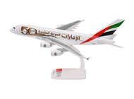 Oficjalny sklep Emirates wprowadza specjalną kolekcję z okazji 50-lecia ZEA