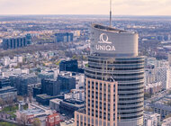 Logo UNIQA na Warsaw Trade Tower