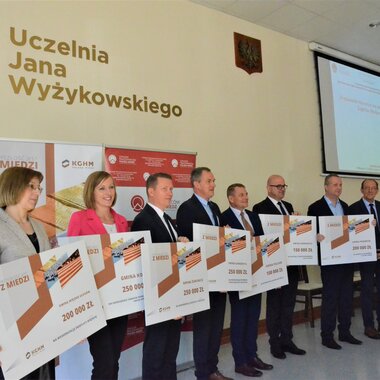KGHM dla samorządów – konferencja podsumowująca wsparcie dla gmin i powiatów z Zagłębia Miedziowego 