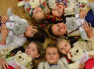 Pluszowe, charytatywne misie pomogą dzieciom z Ukrainy