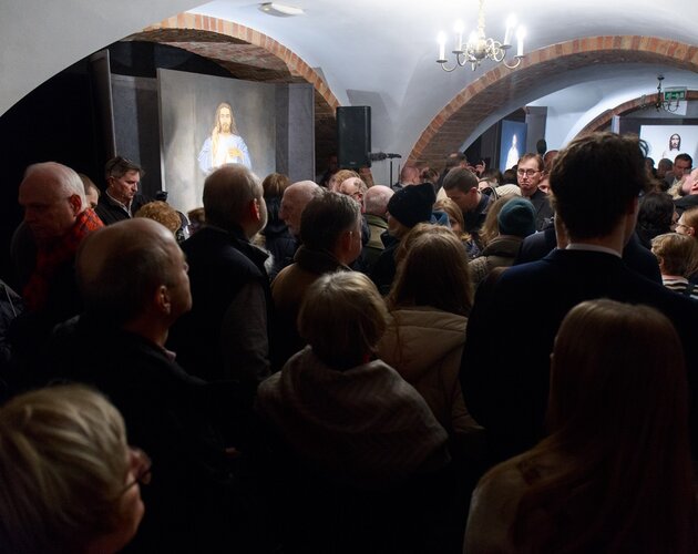 Wystawa współczesnych obrazów Jezusa Miłosiernego w Warszawie już otwarta