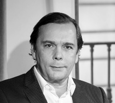 Federico J  González