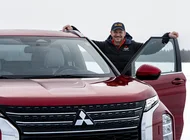 Bartłomiej Topa i subarktyczne testy układu S-AWC nowego Mitsubishi Outlander PHEV 