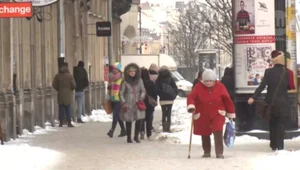 Seniorze, uważaj. Sezon na upadki rozpoczęty