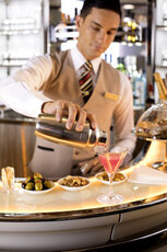 Emirates-A380-Onboard-Lounge2.jpg