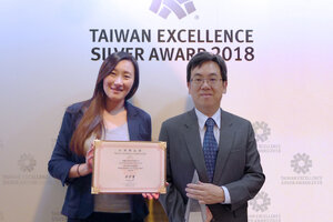 TWExcellence2018_2 Bill Su, Zyxel Smart Living Business Unit oraz Irene Tsai.jpg