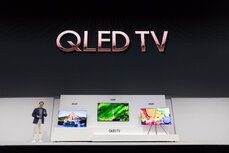 Jonghee Han, President of Visual Display Business at Samsung Electronics, introducing the new 2018 QLED TVs(1).jpg