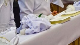 Komunie coraz bardziej przypominają wesela. Z jakimi kosztami muszą liczyć się rodzice i goście