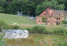 Fot. Energa Wytwarzanie - panele PV na wodzie - zbiornik w Łapinie DSC_0053.jpg