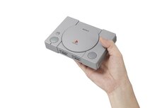 PlayStationClassic_Hand_i.jpg