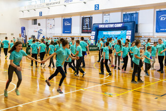 Pracownicy Grupy Enea „wybiegali” złotówki na organizację obozu sportowego dla 120 dzieci (3).jpg