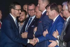 Premier RP Mateusz Morawiecki i p_o_ prezesa zarządu Energi SA Grzegorz Ksepko.jpg