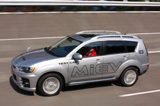 3.2011-PHEV engineering test car.jpg