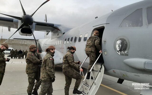Grupa zadaniowa polskich żołnierzy wylatuje do Zjednoczonego Królestwa