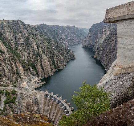 Hydroelectric power station in Arribes del Duero called Mirador de Iberdrola in Salamanca © Jose Lui