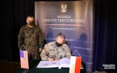 Dowódca V Korpusu U_S_ Army z wizytą w Dowództwie WOT (2).jpg