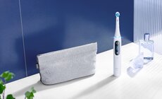 Oral-B iO press photo (2).jpg