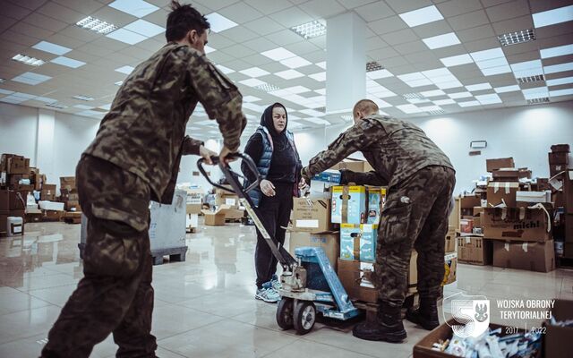 Niezawodna pomoc – zawsze gotowi wesprzeć administrację publiczną i pomóc uchodźcom z Ukrainy.