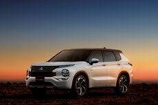 New Outlander PHEV.jpg