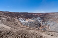 Wicepremier Jacek Sasin odwiedził należącą do KGHM kopalnię Sierra Gorda w Chile (2).jpg