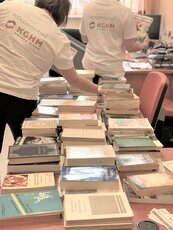 Dajemy książkom drugie życie – pracownicy KGHM wspierają biblioteki  (4).jpg