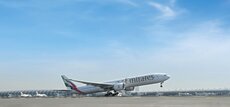 emiratesboeing777withnewlivery2 (1).jpg