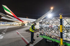 emiratesskycargob777-f-creditdbschenker-michaelneuhaus.jpg