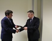 Umowę podpisali- Łukasz Brzózka, prezes zarządu TAURON Wydobycie ,Nowe Brzeszcze Grupa TAURON oraz M