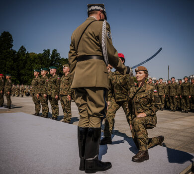 Uroczysta promocja żołnierzy rezerwy na pierwszy stopień oficerski
