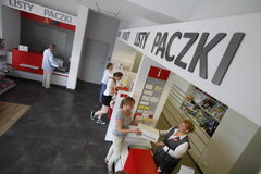 Poczta Polska: Odbiór w PUNKCIE paczek z Internetu rośnie o ponad 200 proc.