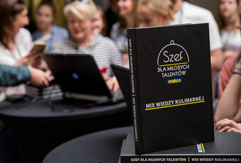 Bezpłatna książka edukacyjna wydana przez MAKRO  dotarła do wszystkich szkół gastronomicznych w Polsce