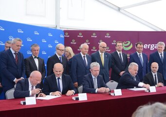 Umowa na budowę Elektrowni Ostrołęka C podpisana (1).jpg