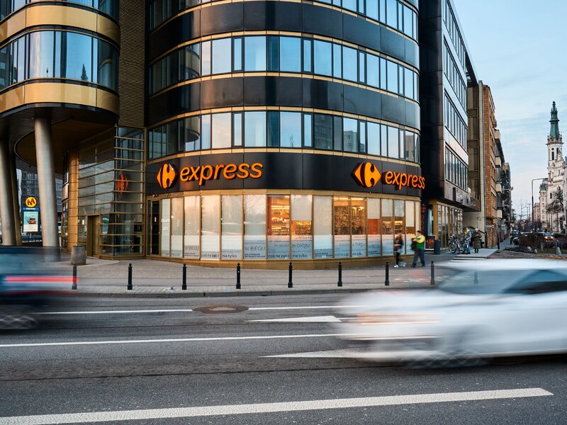 Sam zeskanujesz produkty w osiedlowym sklepiku – Carrefour wprowadza kasy samoobsługowe do kolejnych placówek