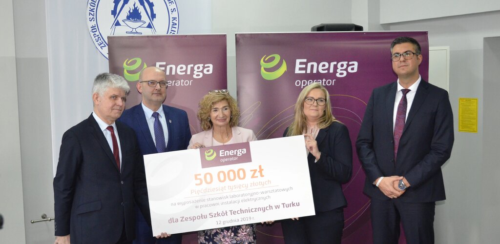 Energ(i)a do Nauki! Szkoła w Turku dostała 50 tys. zł na wyposażenie laboratorium