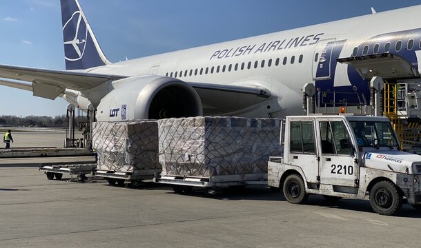 More planes with medical equipment purchased by KGHM have landed in Warsaw