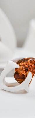 Bursztynowe trendy w biżuterii. Wystawa w Domu Uphagena