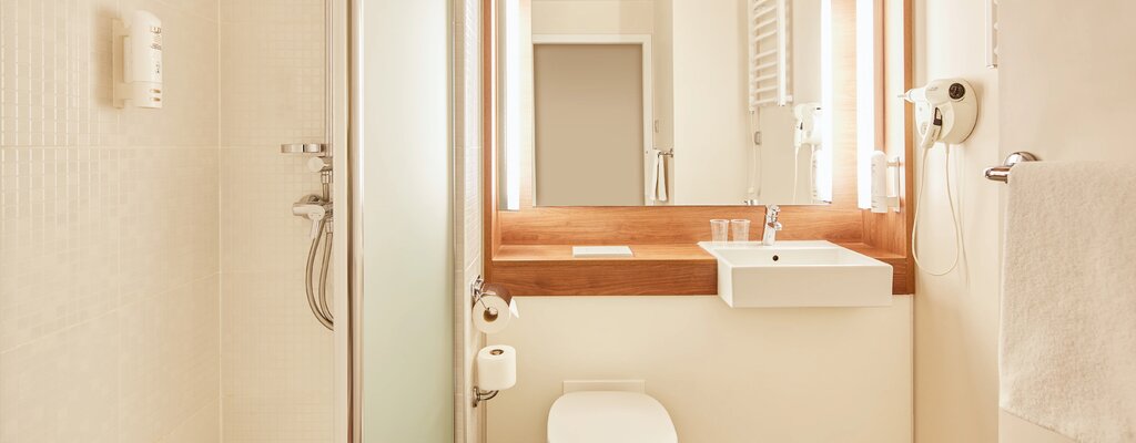 Louvre Hotels Group: kontrola protokołów sanitarnych w hotelach sieci w ramach programu Checked by NSF™