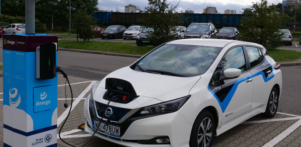 Pierwsza stacja ładowania Energi na słupie oświetleniowym w Porcie Gdynia