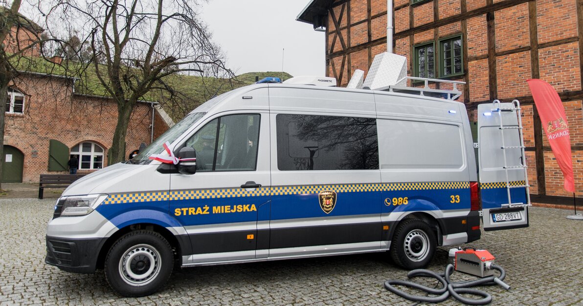 Nowy sprzęt w gdańskiej straży miejskiej - mobilne laboratorium.