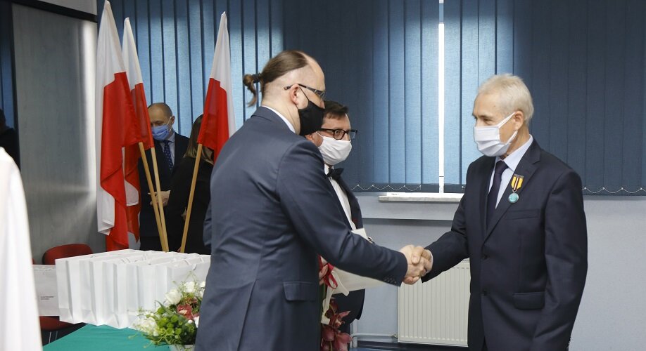 Zasłużeni energetycy w ostrołęckiej elektrowni